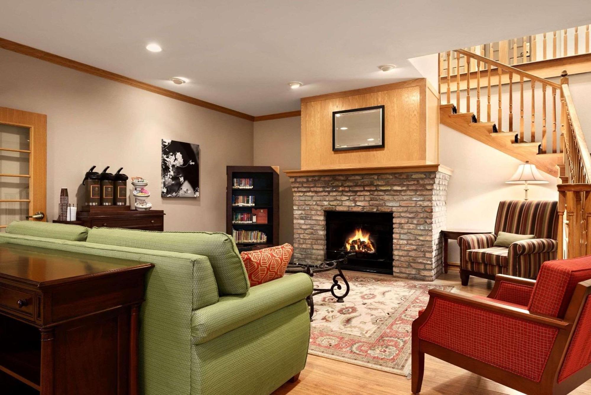Country Inn & Suites By Radisson, Clinton, Ia Esterno foto