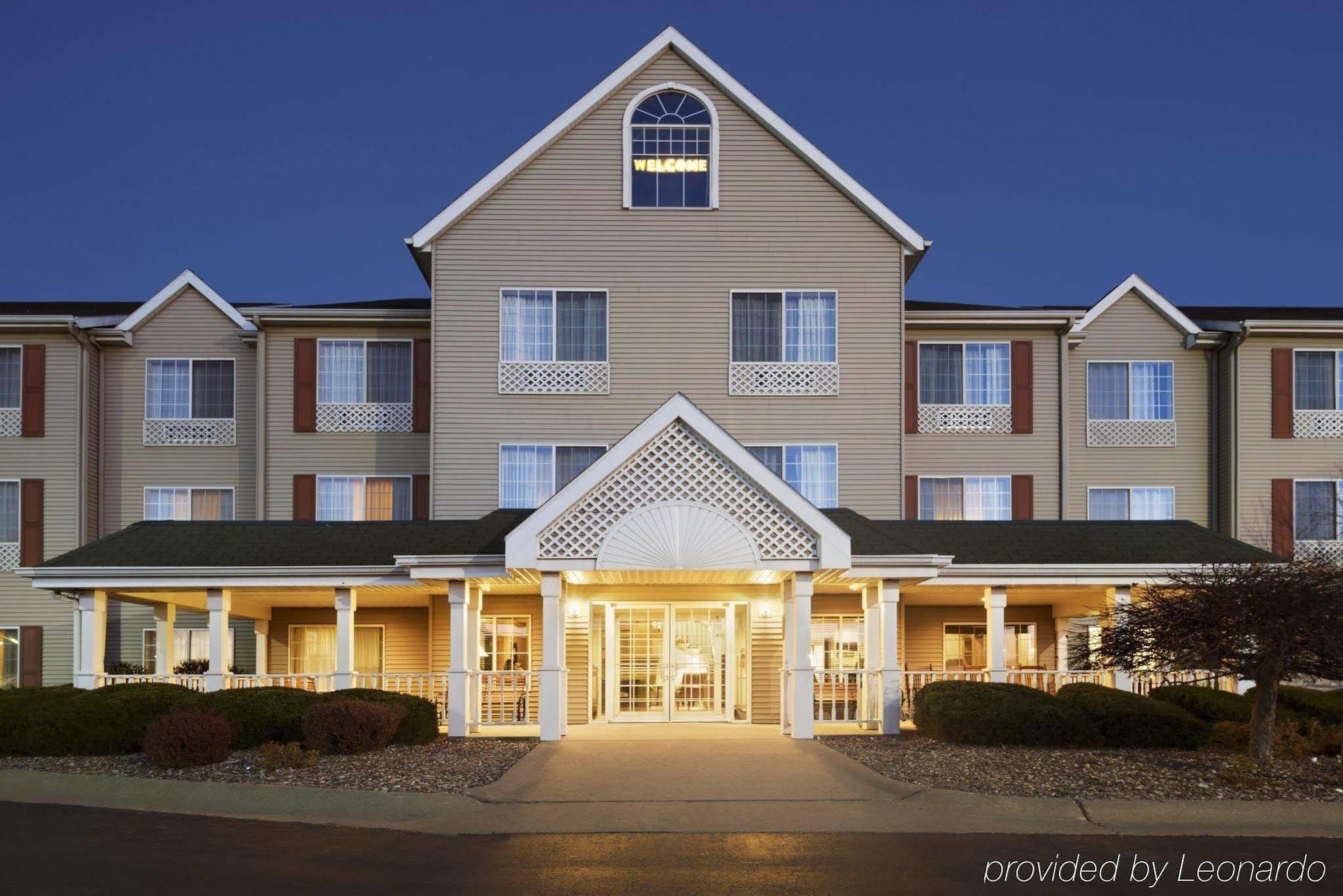 Country Inn & Suites By Radisson, Clinton, Ia Esterno foto